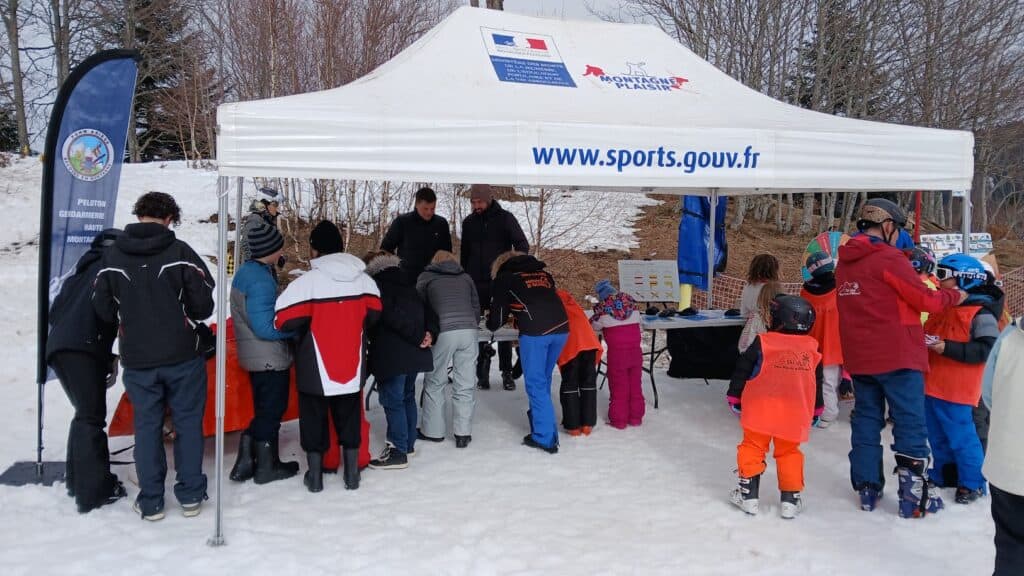 monts_olmes_journee_prevention_stand_sdjes